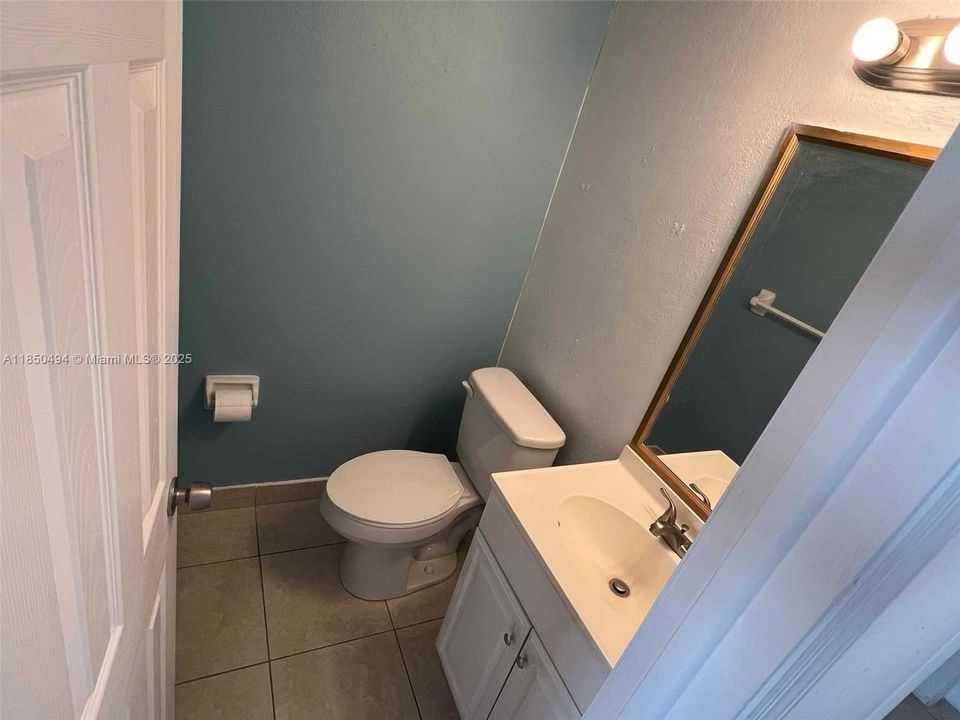 Recientemente alquilado: $1,700 (1 camas, 1 baños, 900 Pies cuadrados)