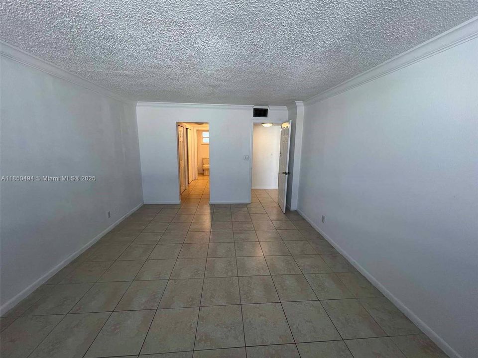 Recientemente alquilado: $1,700 (1 camas, 1 baños, 900 Pies cuadrados)