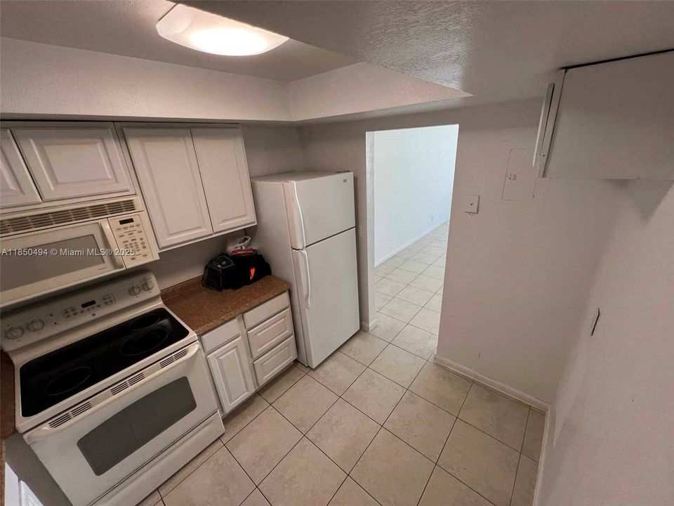 Recientemente alquilado: $1,700 (1 camas, 1 baños, 900 Pies cuadrados)