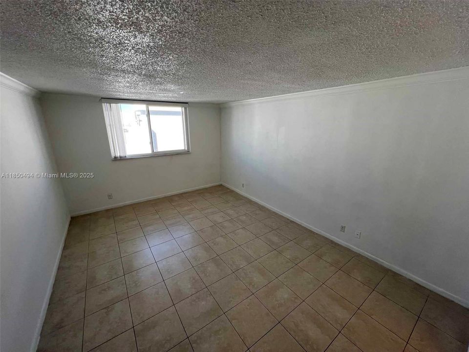 Recientemente alquilado: $1,700 (1 camas, 1 baños, 900 Pies cuadrados)