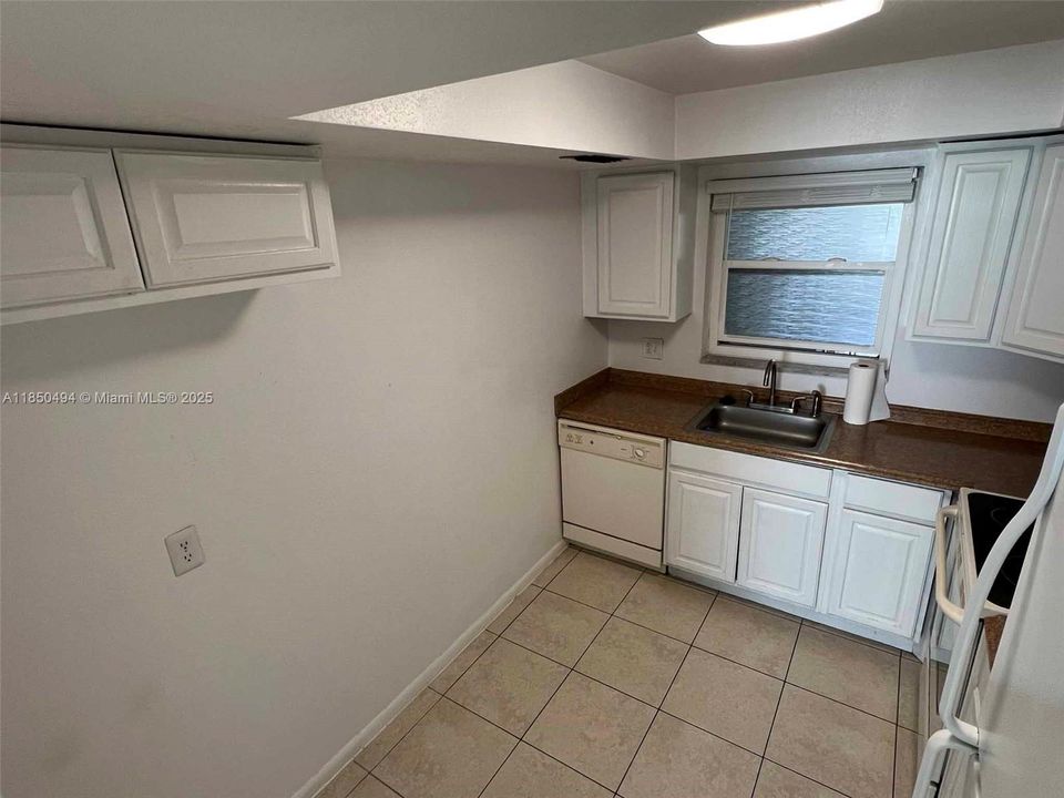 Recientemente alquilado: $1,700 (1 camas, 1 baños, 900 Pies cuadrados)