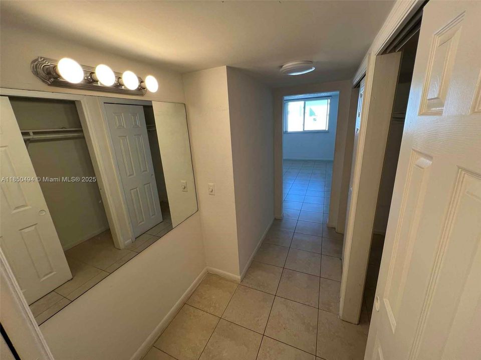 Recientemente alquilado: $1,700 (1 camas, 1 baños, 900 Pies cuadrados)