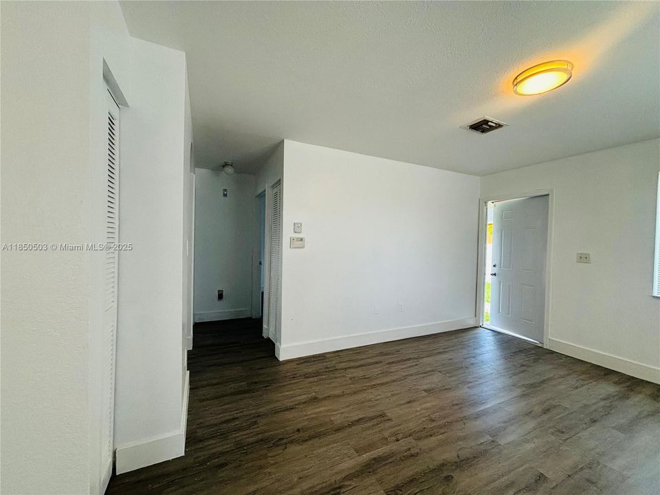 Active With Contract: $1,800 (2 beds, 1 baths, 0 Square Feet)