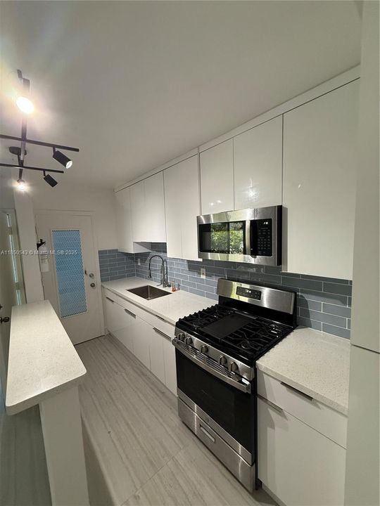 Recently Rented: $1,985 (1 beds, 1 baths, 18936 Square Feet)