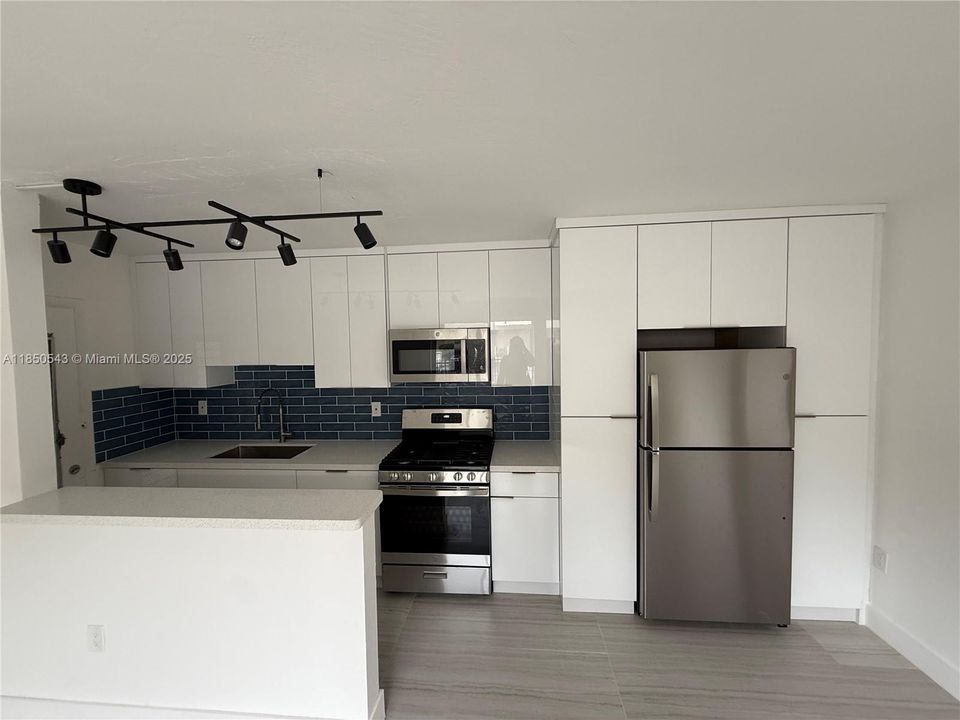 Recently Rented: $1,985 (1 beds, 1 baths, 18936 Square Feet)