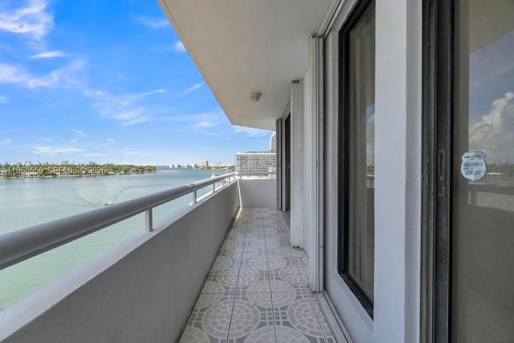 6830 Indian Creek Drive, Unit #6D, Miami Beach, FL 33141.  Indian Creek Club & Marina Condo North.