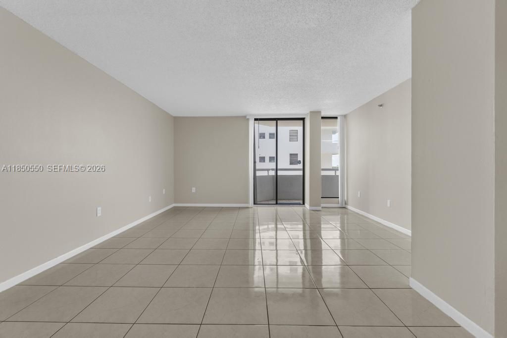 6830 Indian Creek Drive, Unit #6D, Miami Beach, FL 33141.  Indian Creek Club & Marina Condo North.