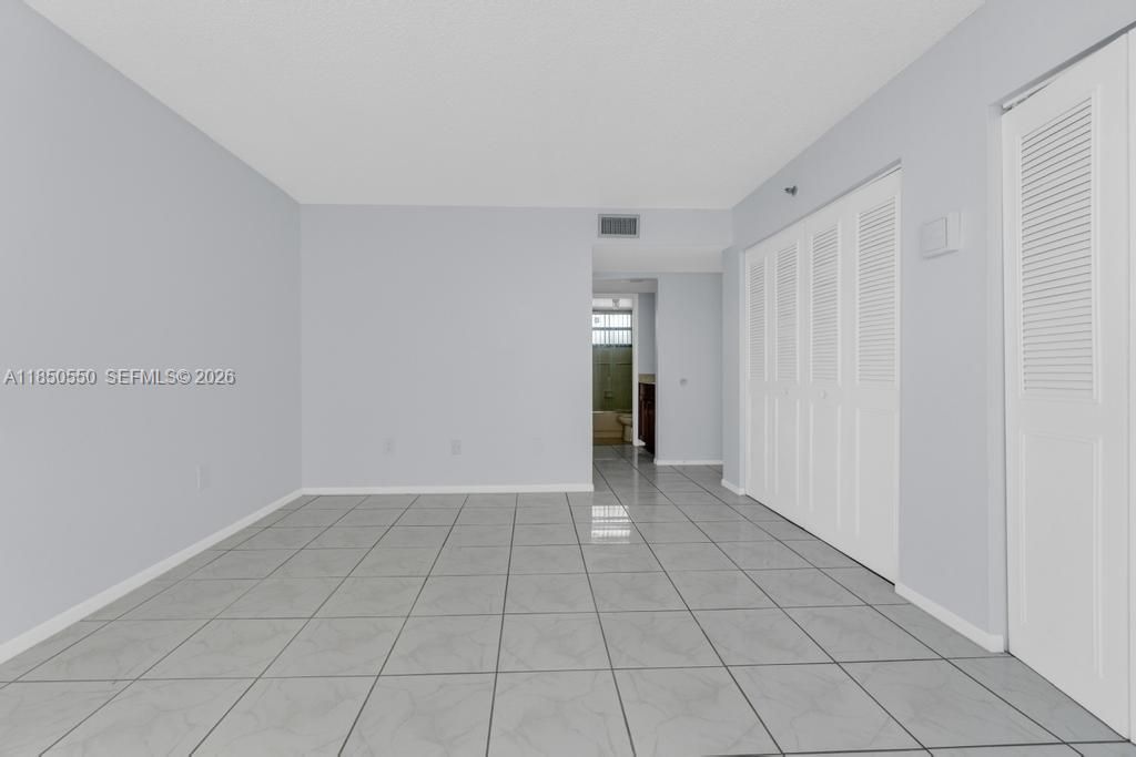 6830 Indian Creek Drive, Unit #6D, Miami Beach, FL 33141.  Indian Creek Club & Marina Condo North.