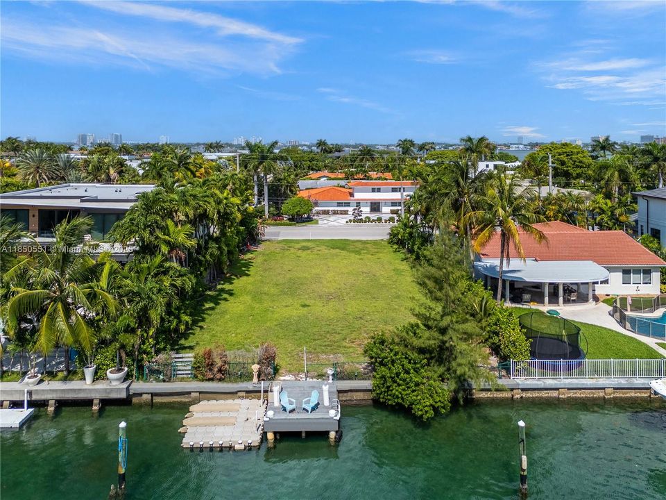 For Sale: $6,400,000 (0.26 acres)