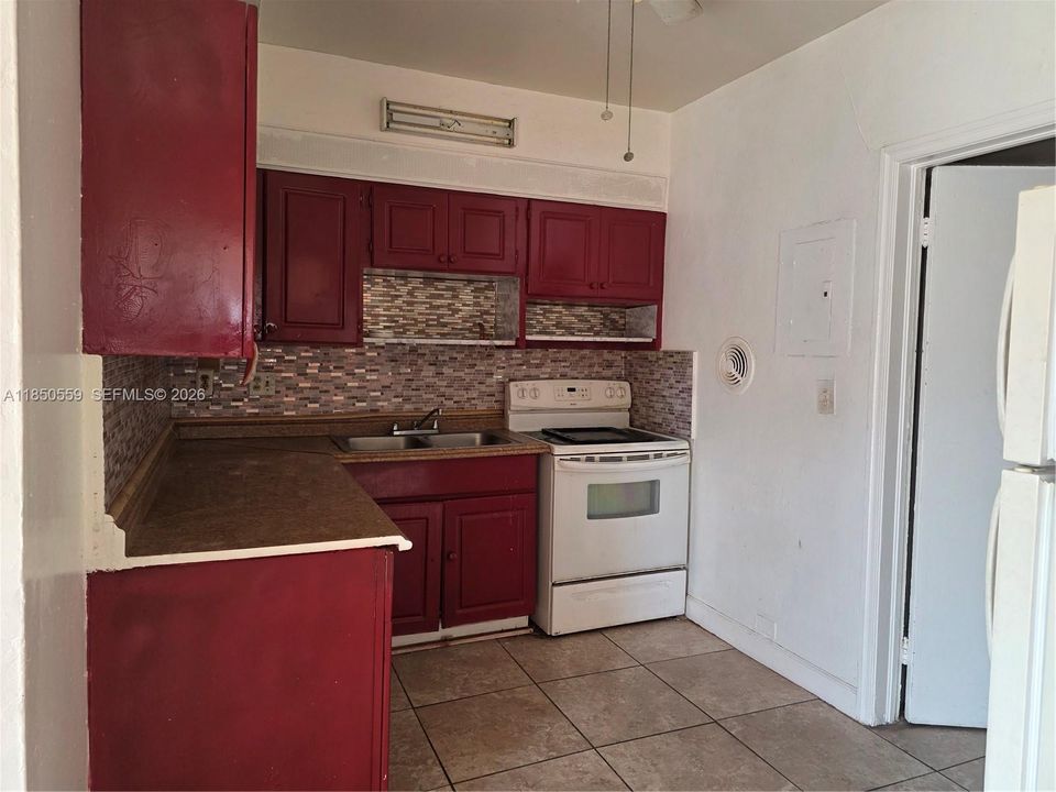 Unit 1/1 - Kitchen