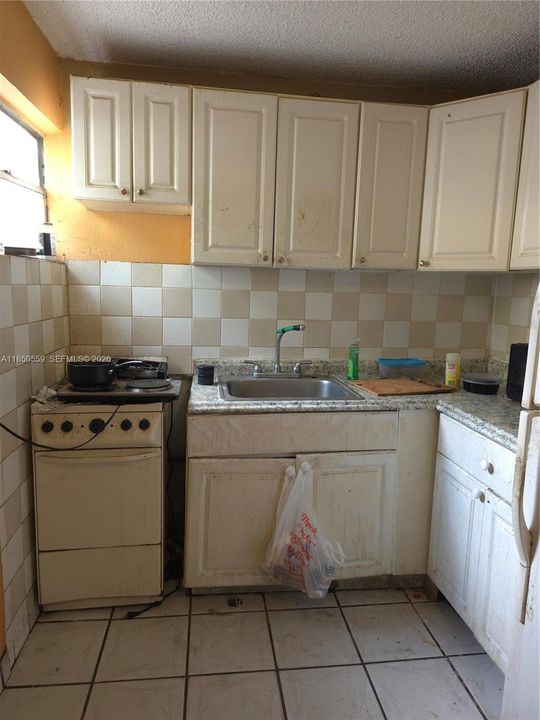 Unit 3/1 - Kitchen