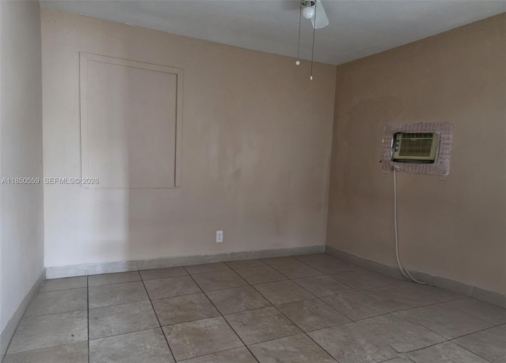 Unit 1/1 - Bedroom