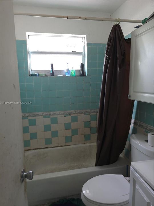 Unit 3/1 - Bathroom