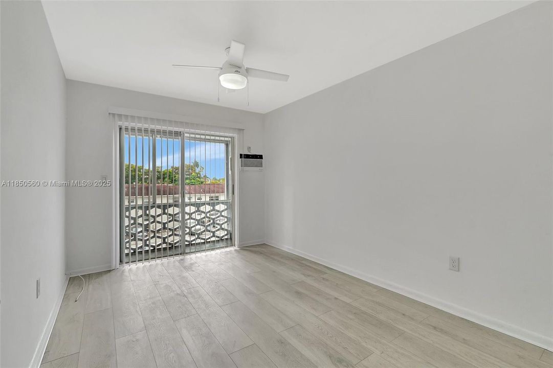 Recently Sold: $110,000 (2 beds, 1 baths, 870 Square Feet)