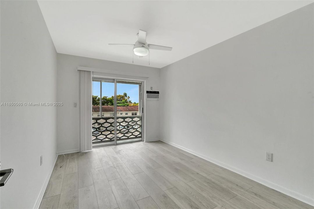 Recently Sold: $110,000 (2 beds, 1 baths, 870 Square Feet)