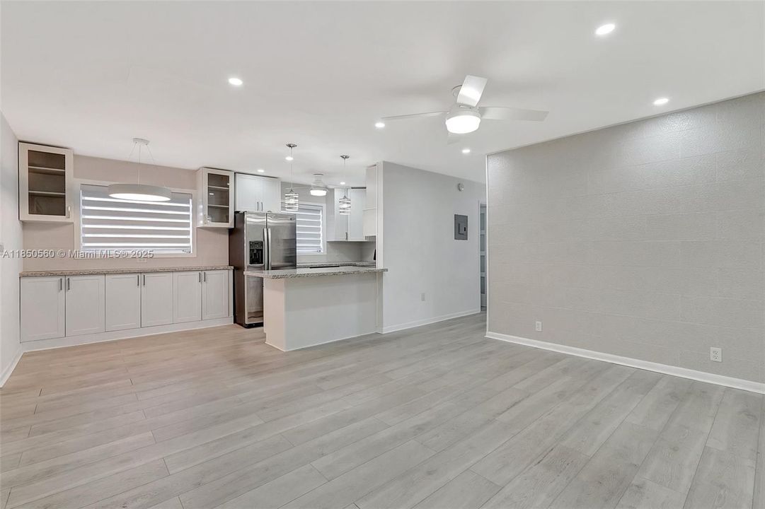 Recently Sold: $110,000 (2 beds, 1 baths, 870 Square Feet)