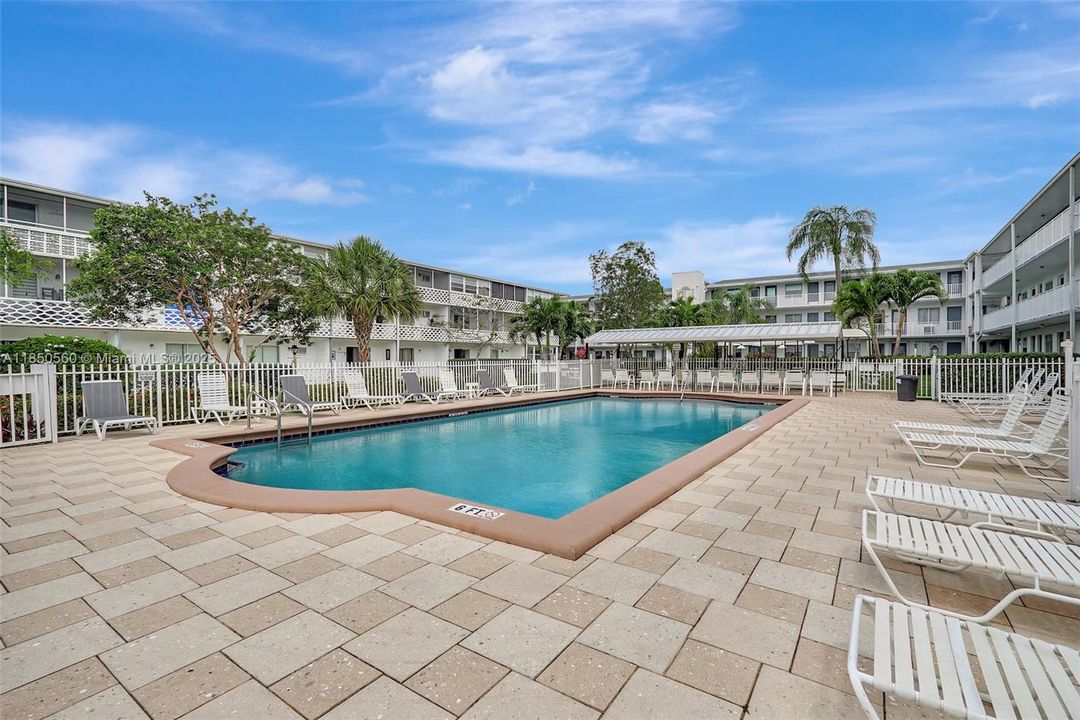 Recently Sold: $110,000 (2 beds, 1 baths, 870 Square Feet)