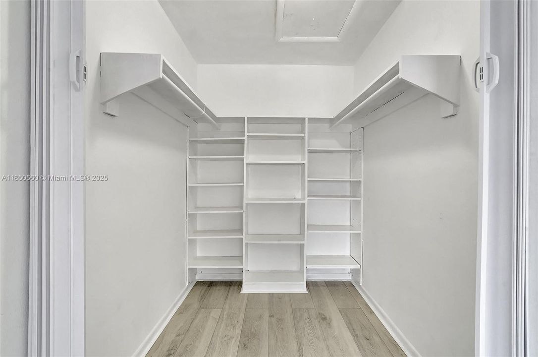 Recently Sold: $110,000 (2 beds, 1 baths, 870 Square Feet)