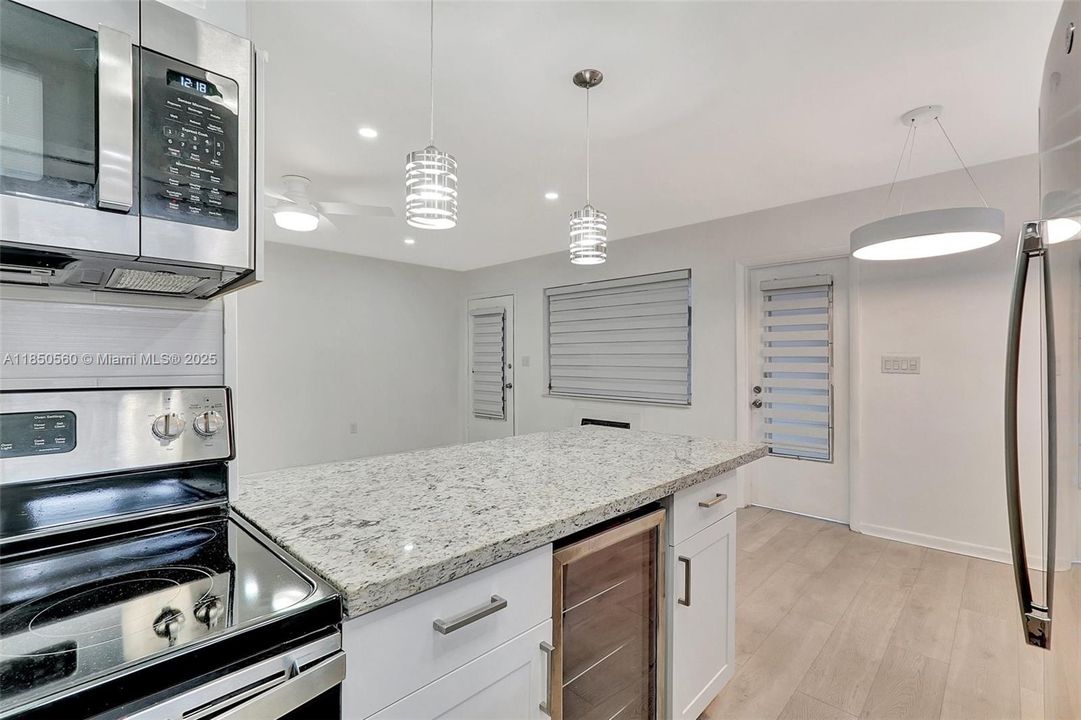 Recently Sold: $110,000 (2 beds, 1 baths, 870 Square Feet)