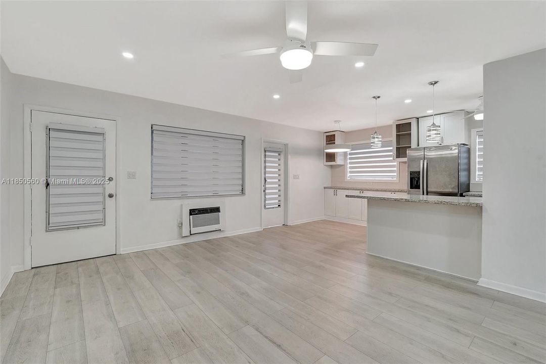 Recently Sold: $110,000 (2 beds, 1 baths, 870 Square Feet)