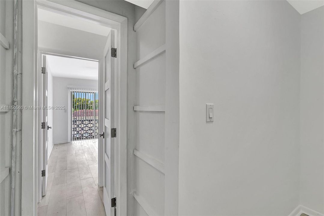 Recently Sold: $110,000 (2 beds, 1 baths, 870 Square Feet)