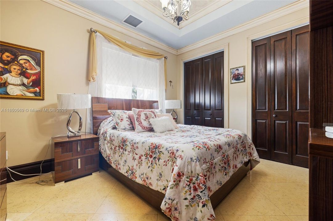 For Sale: $4,200,000 (5 beds, 4 baths, 4463 Square Feet)