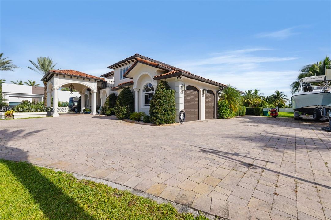 For Sale: $4,200,000 (5 beds, 4 baths, 4463 Square Feet)