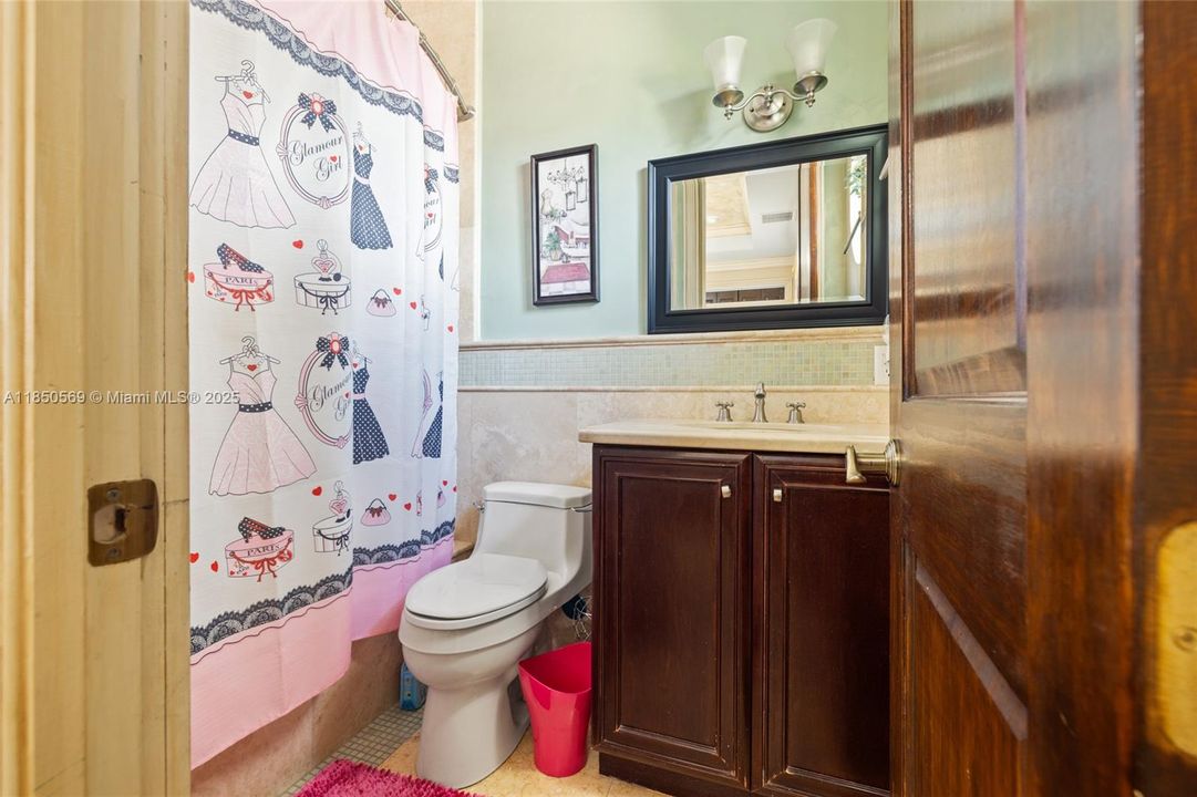 For Sale: $4,200,000 (5 beds, 4 baths, 4463 Square Feet)