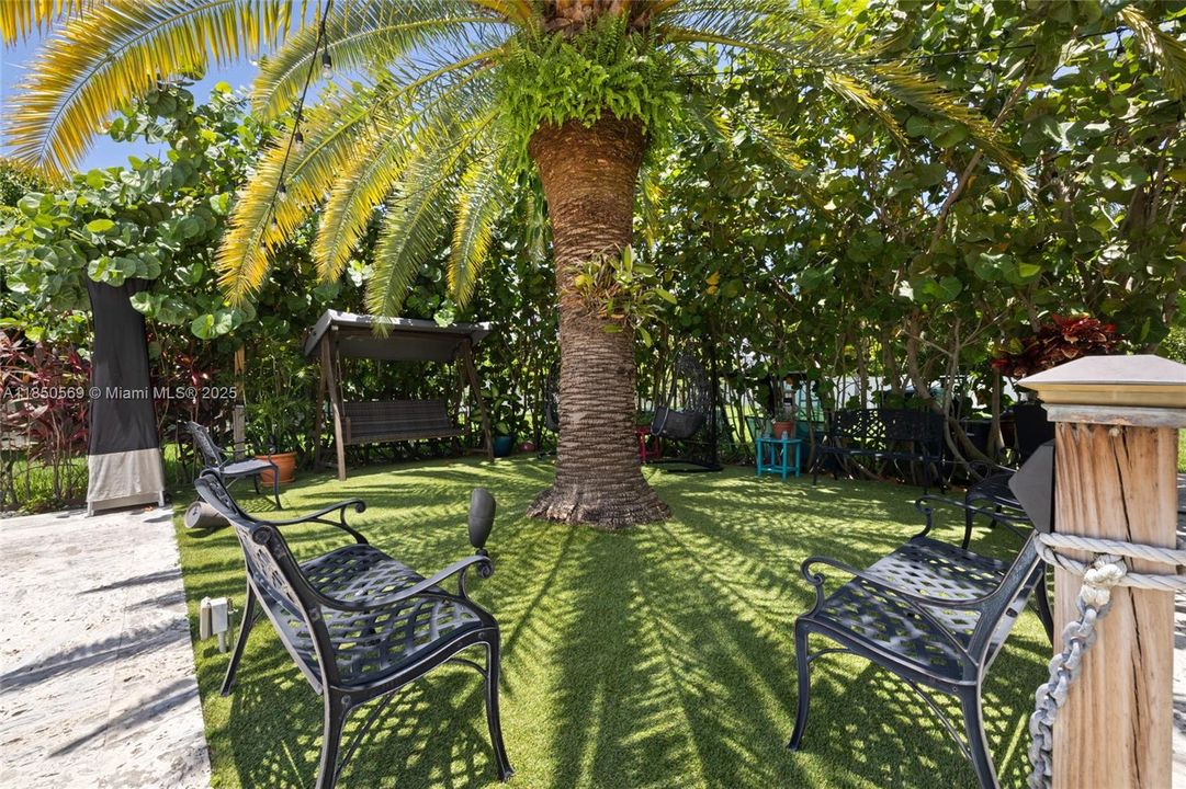 For Sale: $4,200,000 (5 beds, 4 baths, 4463 Square Feet)