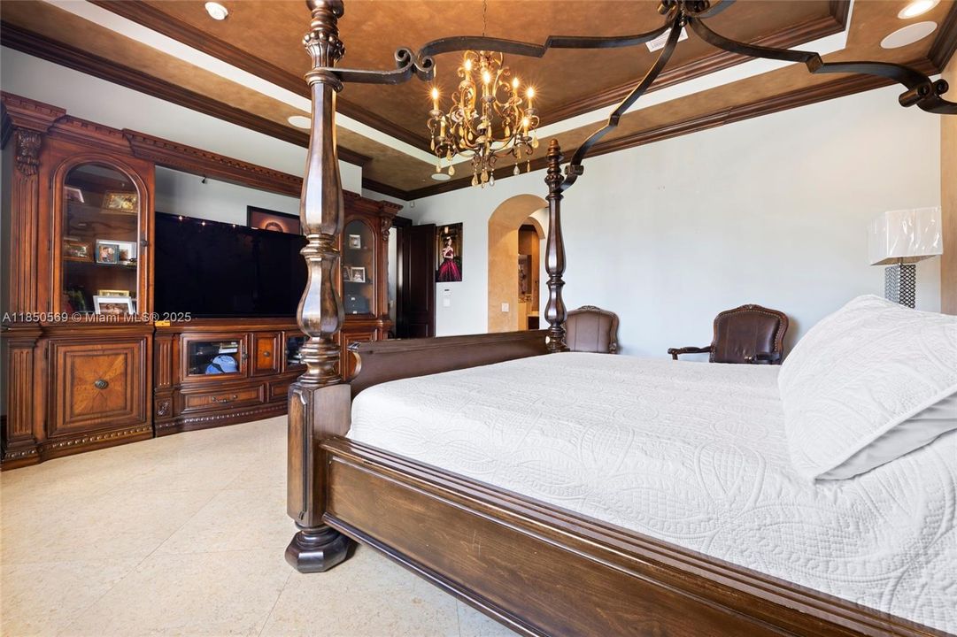 For Sale: $4,200,000 (5 beds, 4 baths, 4463 Square Feet)