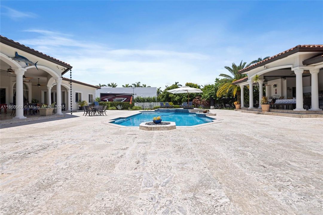 For Sale: $4,200,000 (5 beds, 4 baths, 4463 Square Feet)