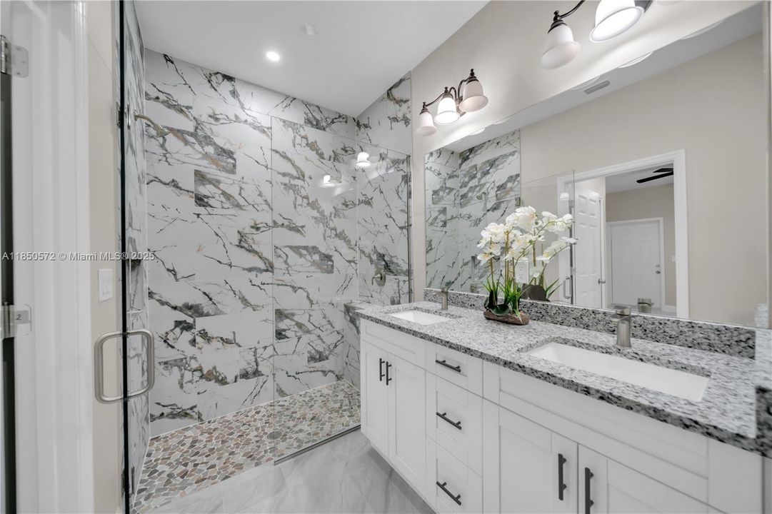 Vendido Recientemente: $335,900 (3 camas, 2 baños, 0 Pies cuadrados)