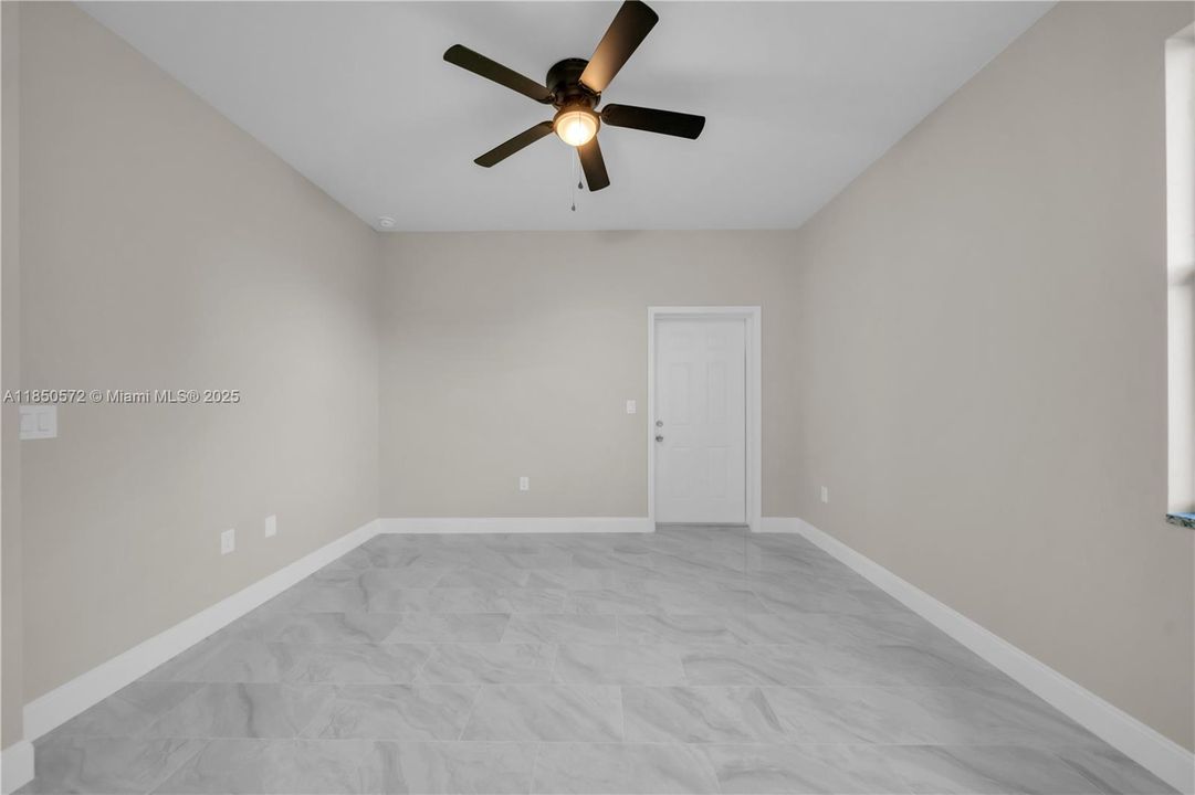 Vendido Recientemente: $335,900 (3 camas, 2 baños, 0 Pies cuadrados)