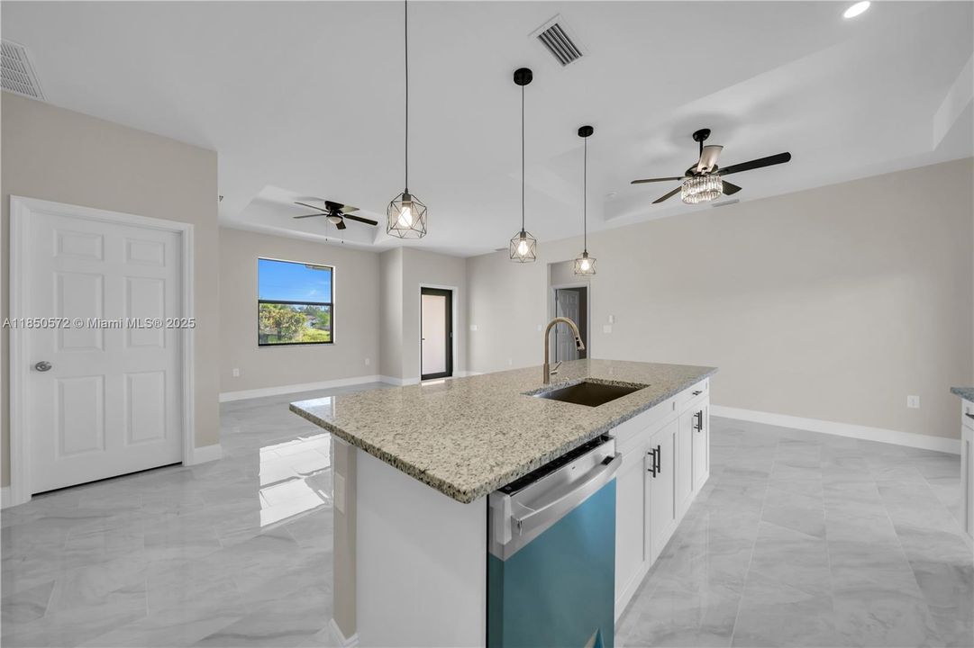 Vendido Recientemente: $335,900 (3 camas, 2 baños, 0 Pies cuadrados)