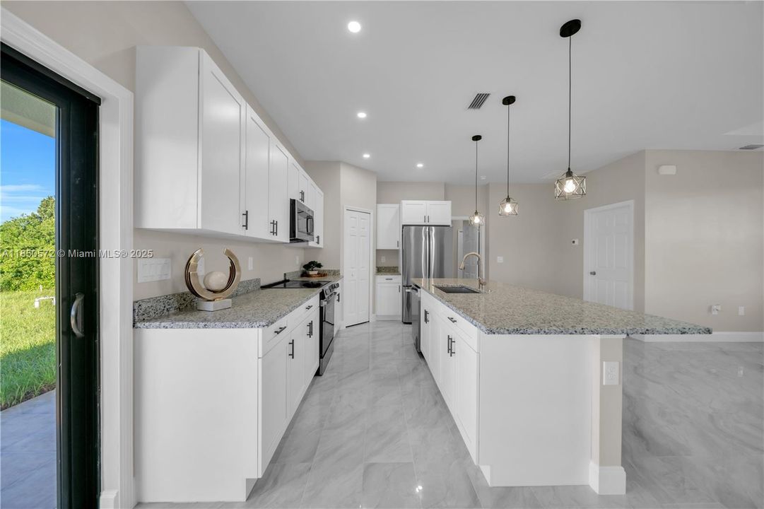 Vendido Recientemente: $335,900 (3 camas, 2 baños, 0 Pies cuadrados)