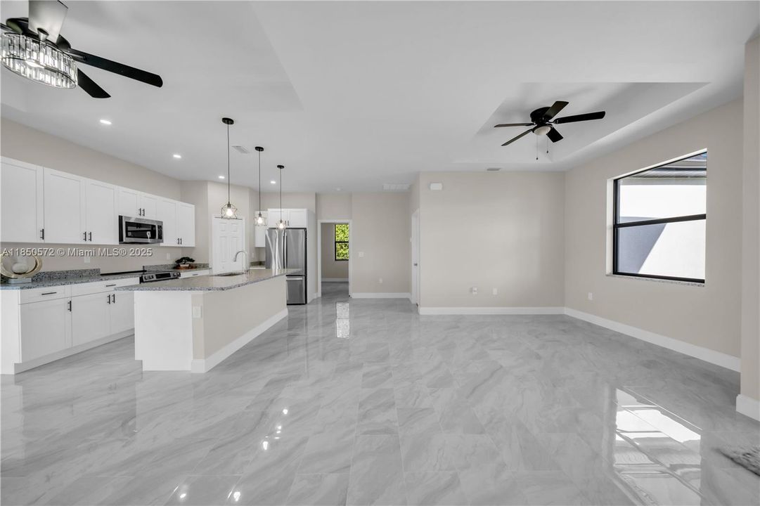 Vendido Recientemente: $335,900 (3 camas, 2 baños, 0 Pies cuadrados)