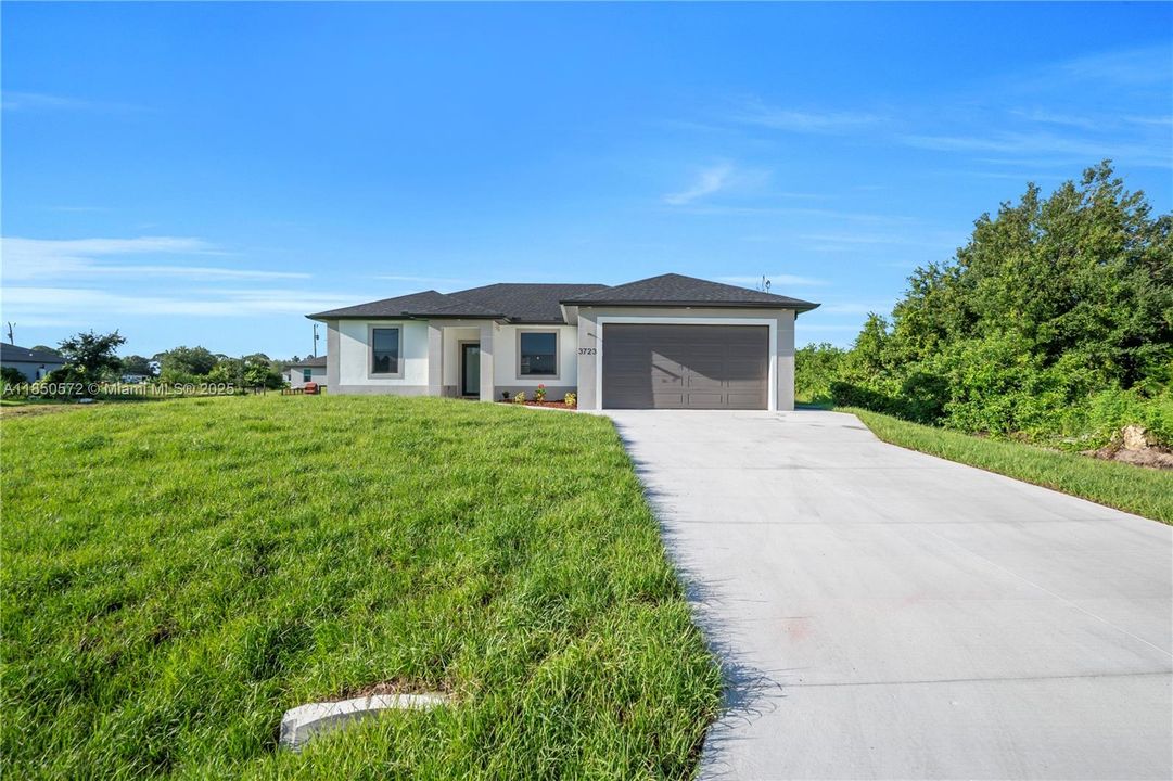 Vendido Recientemente: $335,900 (3 camas, 2 baños, 0 Pies cuadrados)