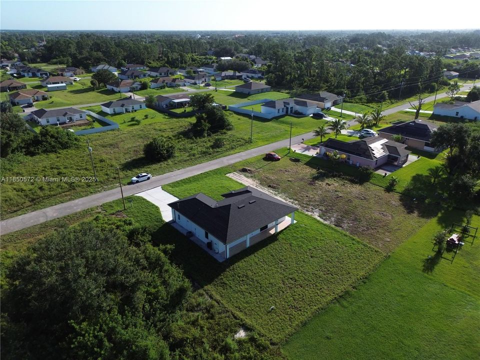 Vendido Recientemente: $335,900 (3 camas, 2 baños, 0 Pies cuadrados)