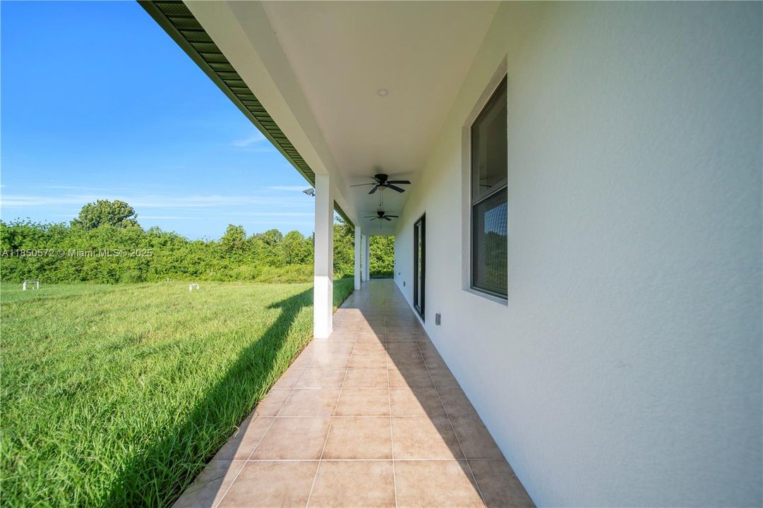 Vendido Recientemente: $335,900 (3 camas, 2 baños, 0 Pies cuadrados)