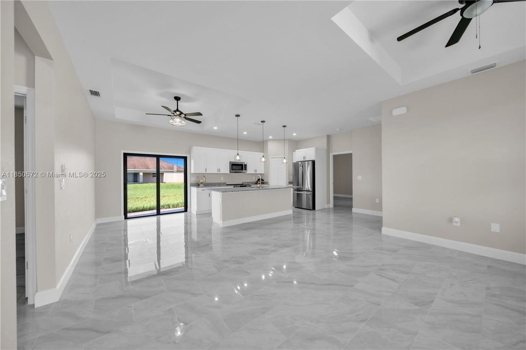 Vendido Recientemente: $335,900 (3 camas, 2 baños, 0 Pies cuadrados)