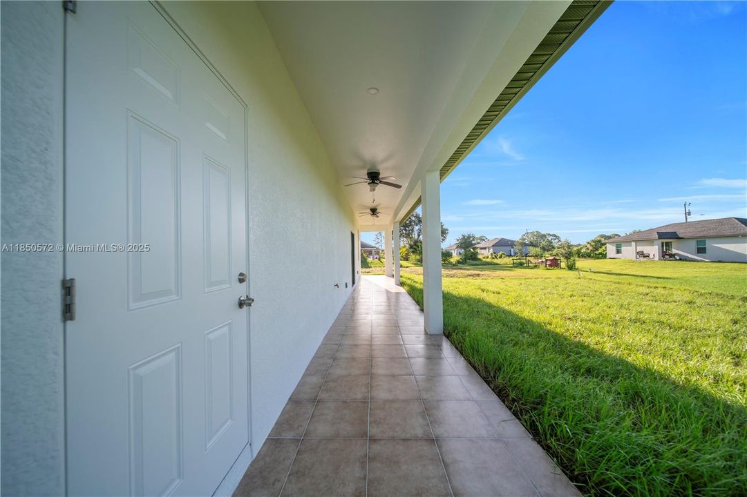 Vendido Recientemente: $335,900 (3 camas, 2 baños, 0 Pies cuadrados)