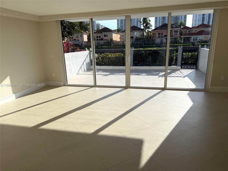 Под контрактом: $1,497,000 (4 спален, 2 ванн, 2498 Квадратных фут)