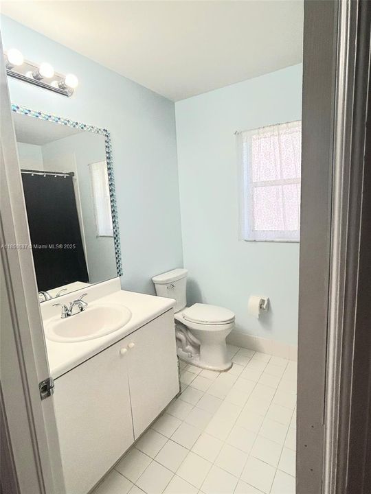 Active With Contract: $525,000 (3 beds, 2 baths, 1371 Square Feet)