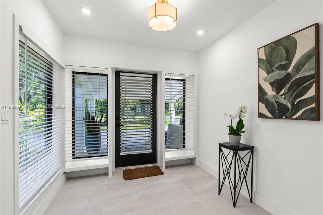 На продажу: $3,499,000 (6 спален, 6 ванн, 5019 Квадратных фут)