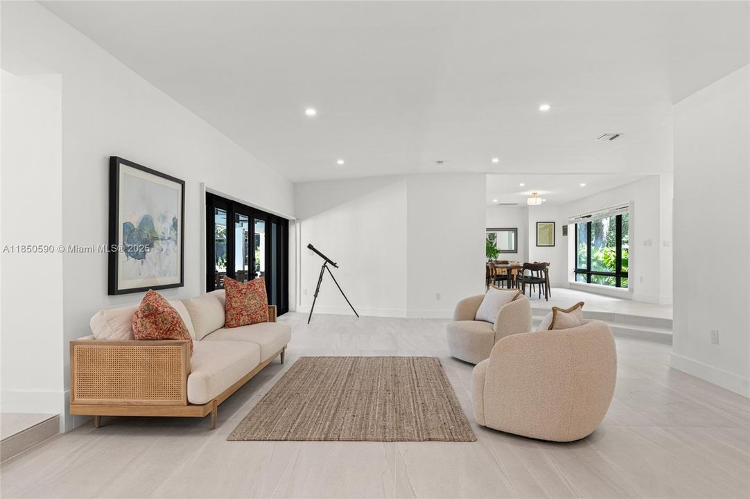 На продажу: $3,499,000 (6 спален, 6 ванн, 5019 Квадратных фут)