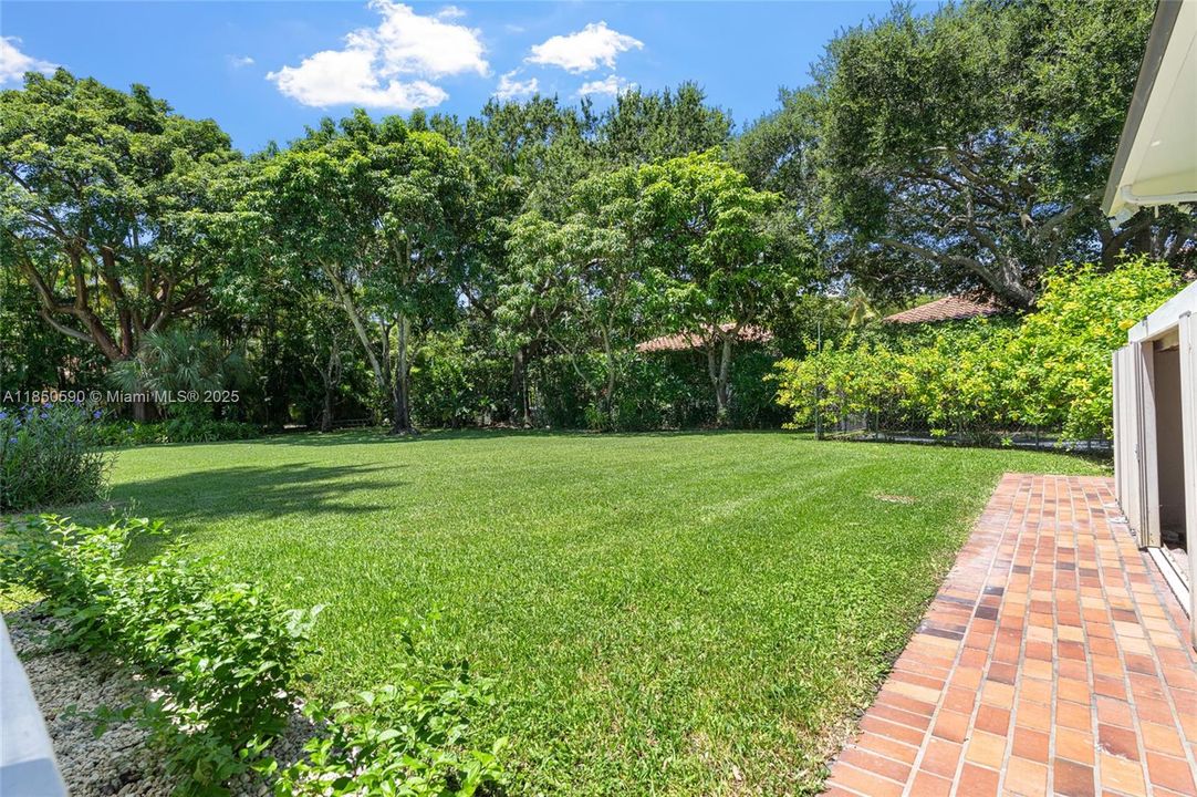 На продажу: $3,499,000 (6 спален, 6 ванн, 5019 Квадратных фут)