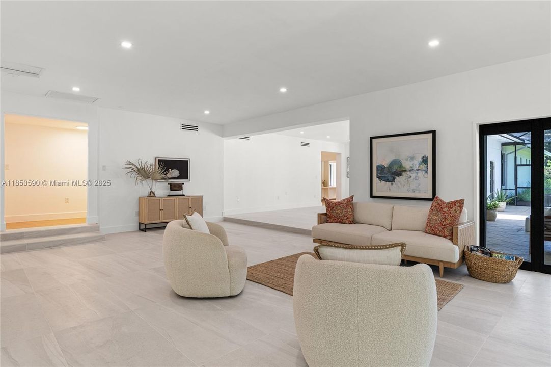 На продажу: $3,499,000 (6 спален, 6 ванн, 5019 Квадратных фут)