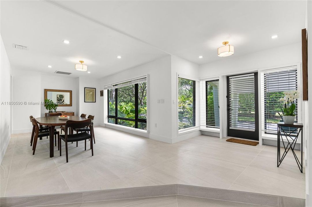 На продажу: $3,499,000 (6 спален, 6 ванн, 5019 Квадратных фут)