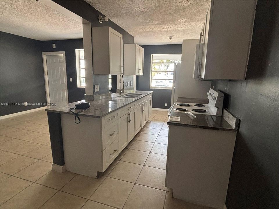 Недавно продано: $170,000 (1 спален, 1 ванн, 658 Квадратных фут)