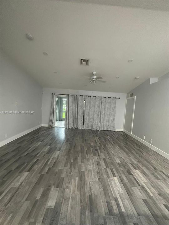 На продажу: $380,000 (4 спален, 4 ванн, 0 Квадратных фут)